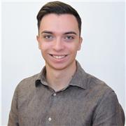 Neolaureato alla magistrale in economia, offre ripetizioni per alunni/e di scuole elementari, medie e superiori